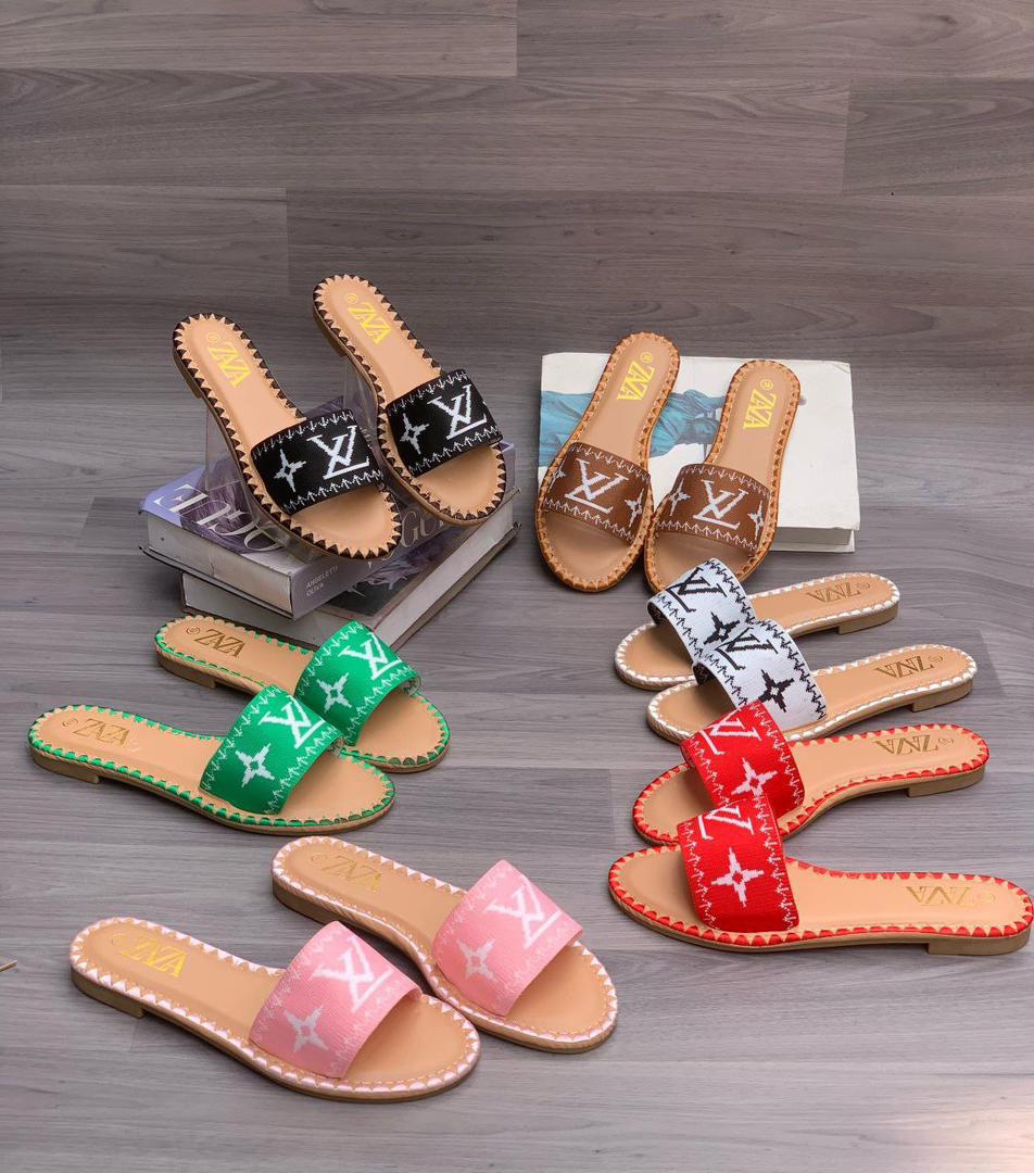 Trendy Patterned Flat Slides